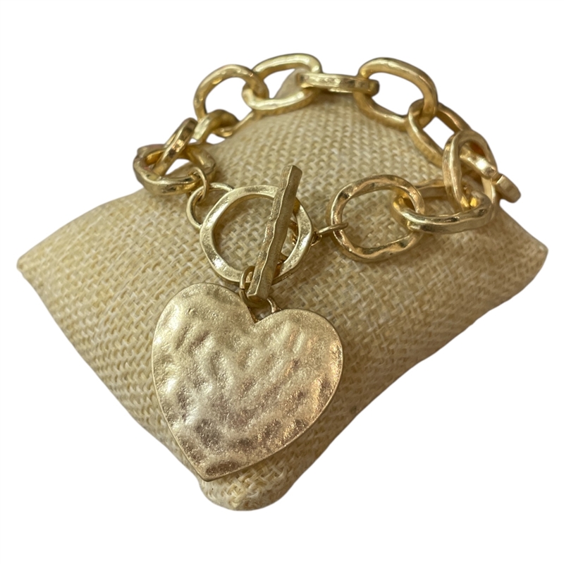 QB2548 MATTE HAMMERED HEART TOGGLE BRACELET