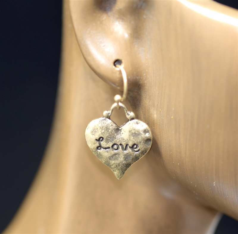 QE-3163 HAMMERED HEART POST EARRINGS