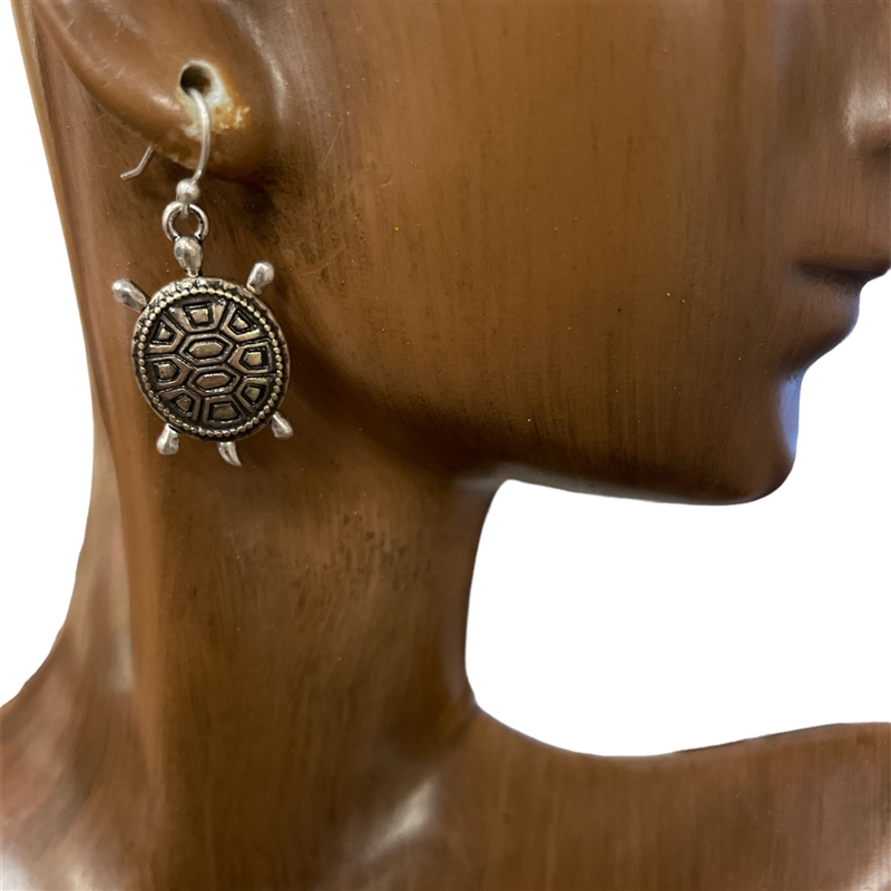 QE-5039 HAMMERED SMALL TURTLE  DANGLE EARRINGS