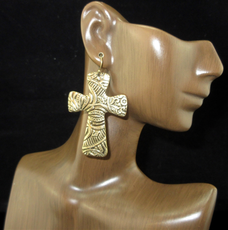 QE-6367 HAMMERED ANTIQUE CARVED PATTERN CROSS EARRINGS