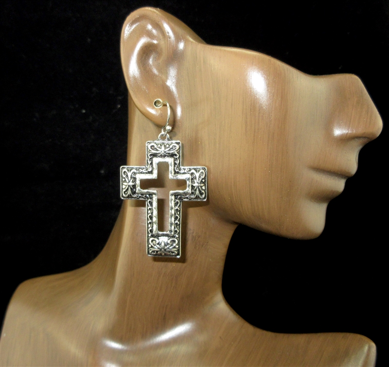 QE-6526 HAMMERED ANTIQUE CARVED PATTERN SILVER CROSS EARRINGS