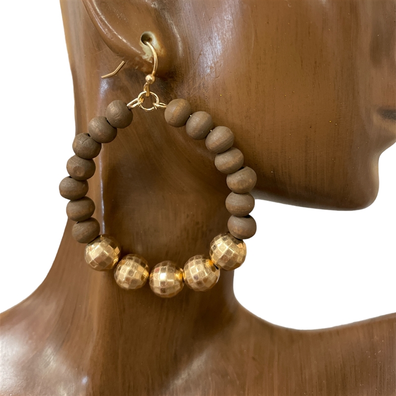 QE2300  WOODEN BEADED  HOOP EARRINGS