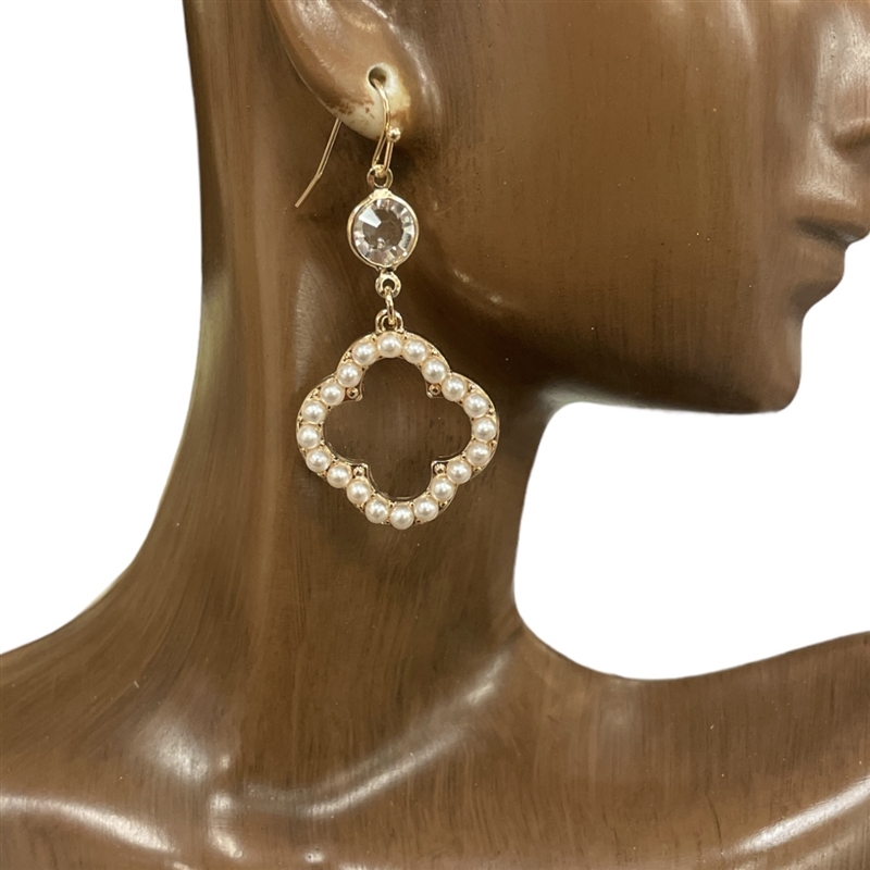 QE2483  CLOVER WITH PEARL EARRINGS
