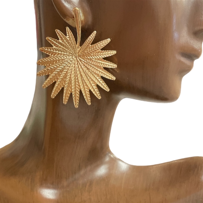QE2551 LARGE LEAF EARING