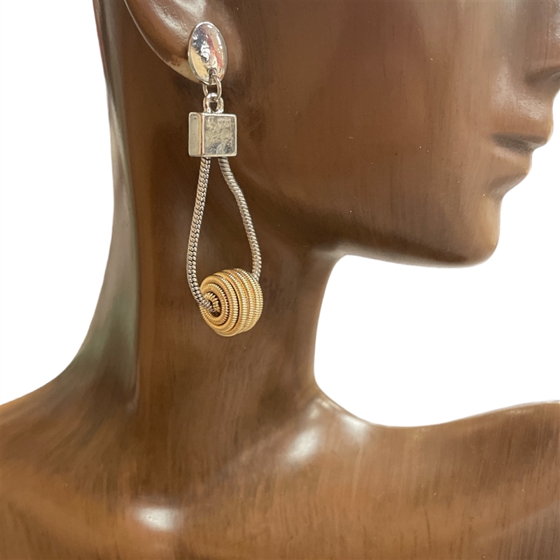 QE2564 TEARDROP BALL IN CENTER EARRINGS