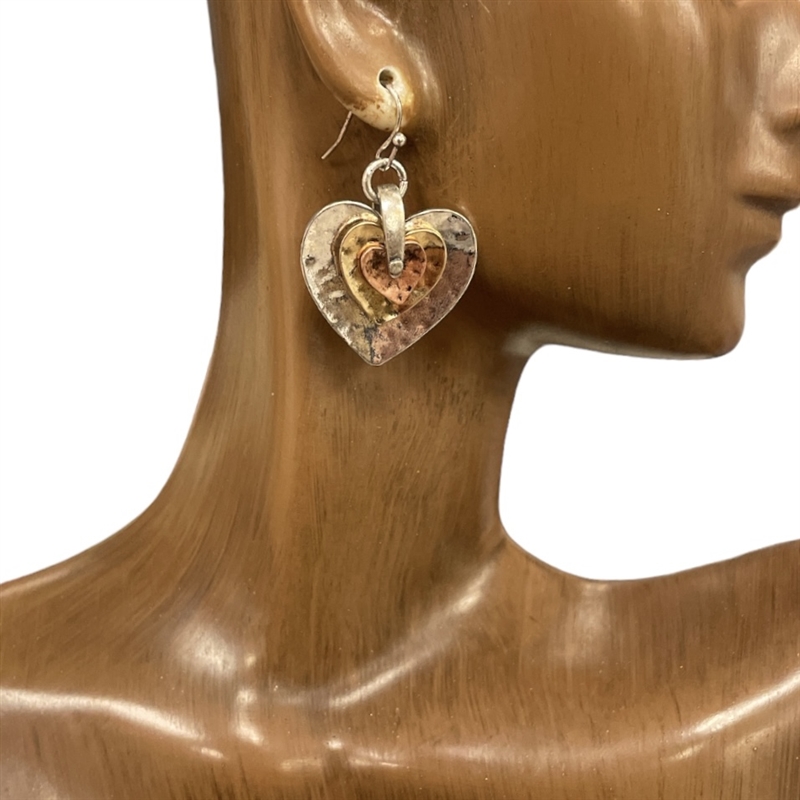 QE5013 GOLD & SILVER LAYERED HEARTS HAMMERED EARRINGS