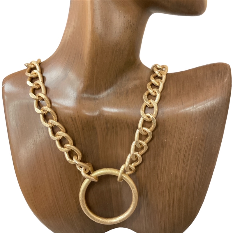 QN4092 SILVER HAMMERED CHUNKY SHORT CIRCLE NECKLACE