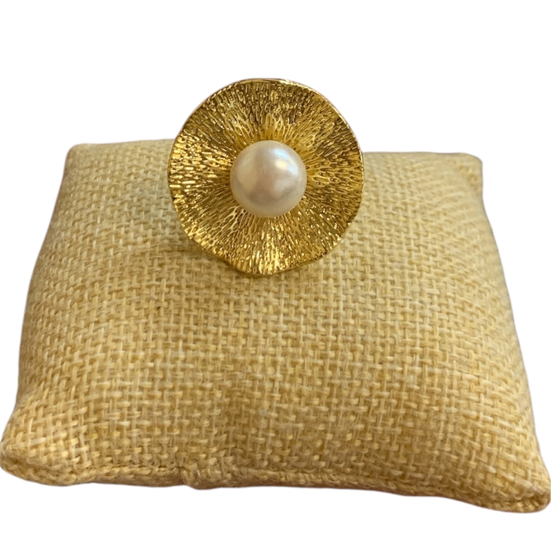 RG28 FLOWER PEARL IN CENTER ADJUSTABLE RING