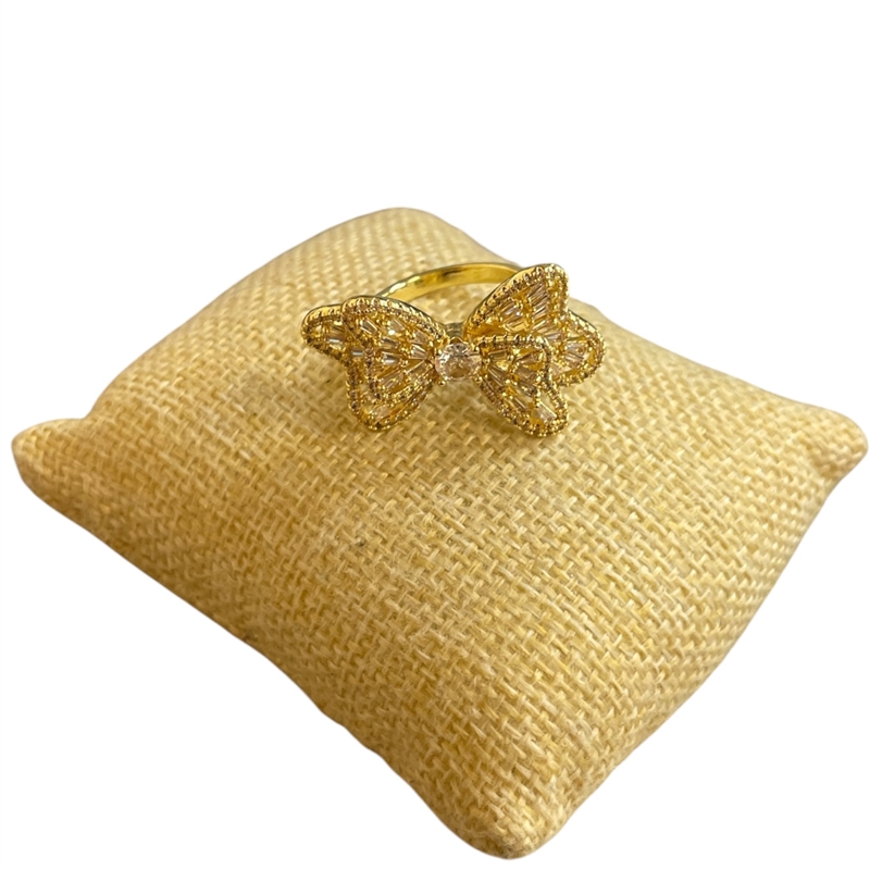 RG71 BOW CRYSTAL IN CENTER ADJUSTABLE RING