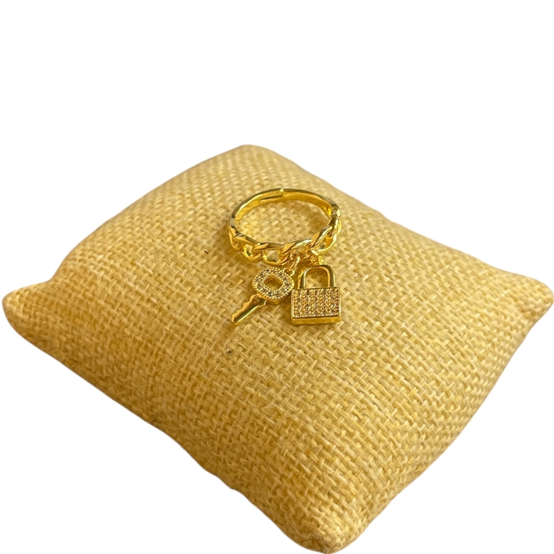 RG87 GOLD KEY & LOCK CHARM RING