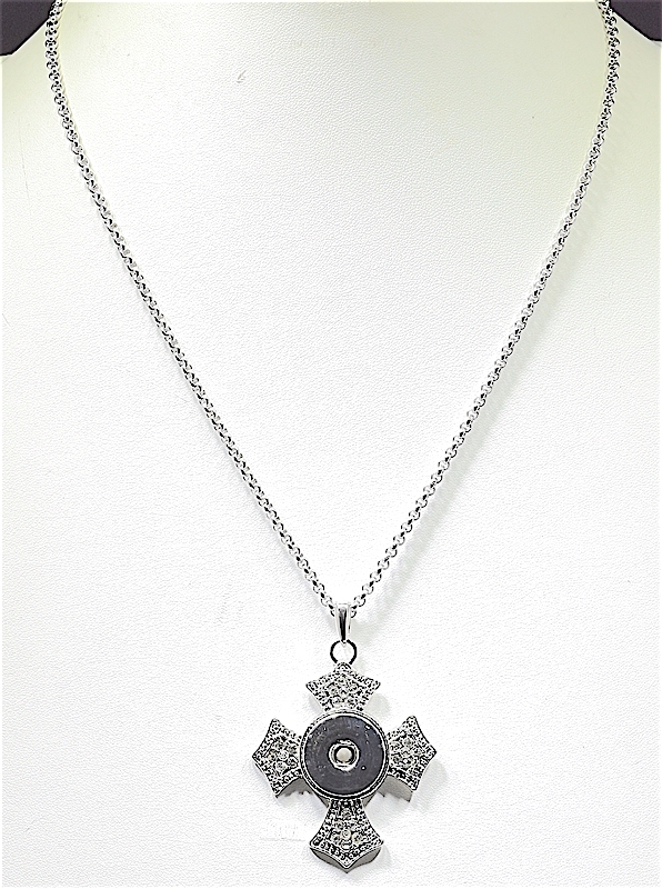 SN002 CROSS SNAP BUTTON NECKLACE