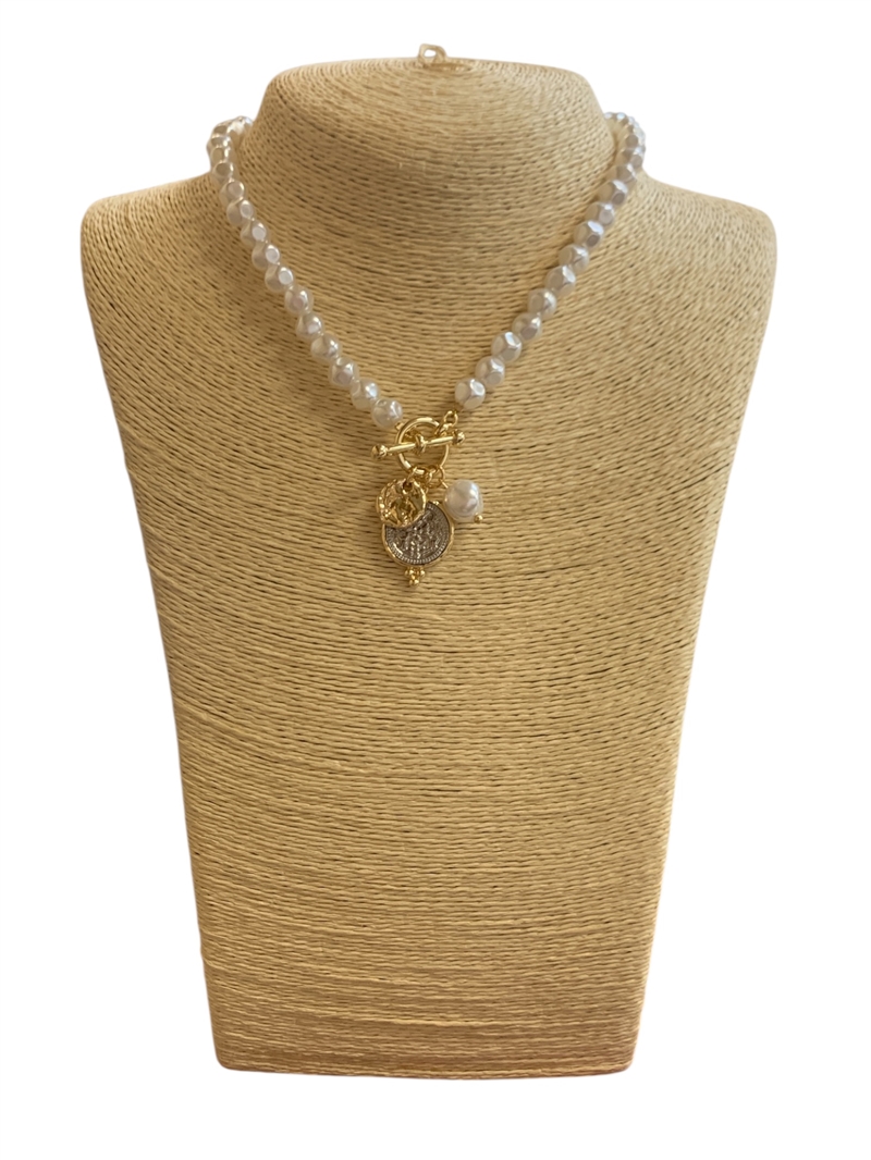SNDN4901 TWO TONE COIN & PEARL NECKLACE