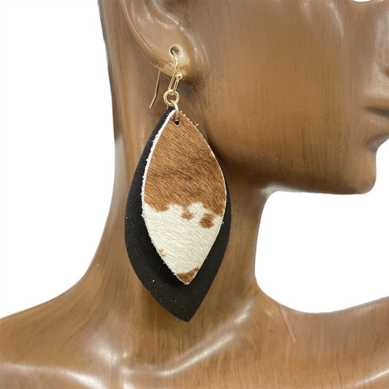 TE2627 COW PRINT TEARDROP LEATHER EARRINGS