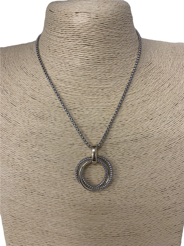 TN222 CIRCLE CLUSTER TWO TONE SHORT NECKLACE
