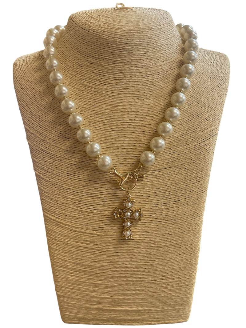 TN6044 PEARL BEADED CROSS PENDANT TOGGLE NECKLACE