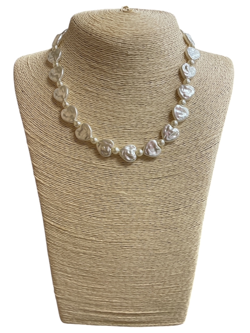 TN9311 HEART PEARLS SHORT NECKLACE