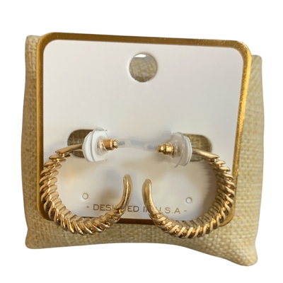 VE1034 SMALL LINE TEXTURED HOOP EARRINGS
