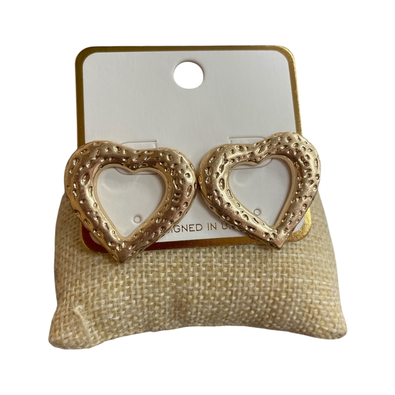 VE1240 TEXTURE HAMMERED HEART EARRINGS