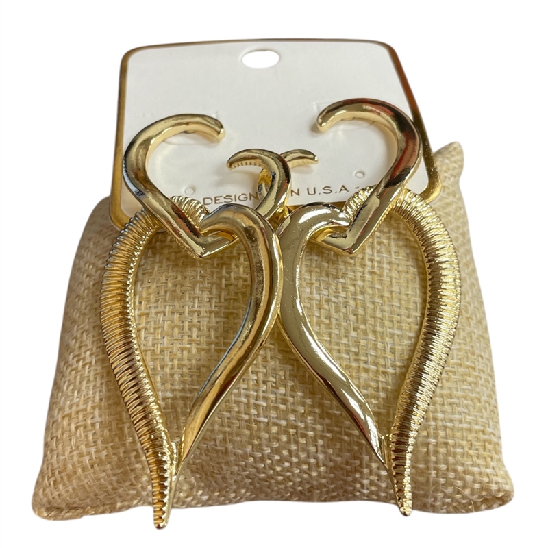 VE1441 LIGHTWEIGHT HEART LARGE  EARRINGS