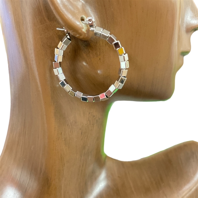 VE3966  SMALL SQUARE BEADED HOOP EARRINGS