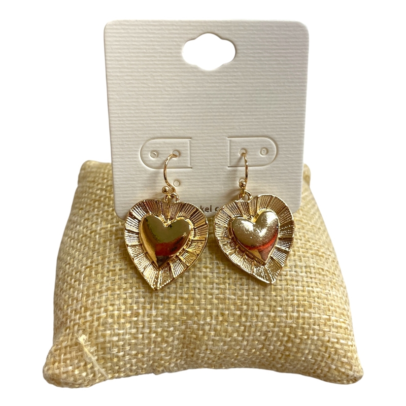 VE4611 GOLD HAMMERED HEART DANGLE EARRINGS