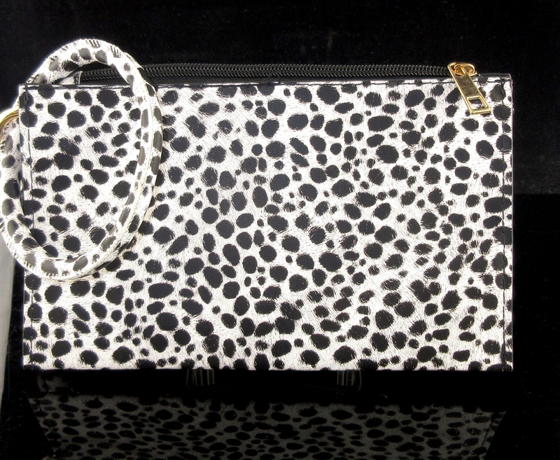 WTS23 BLACK/WHITE CHEETAH PRINT WRISTLET BAG