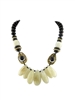 XN-1188  BLACK WHITE ACRYLIC TEARDROPS BEADED NECKLACE