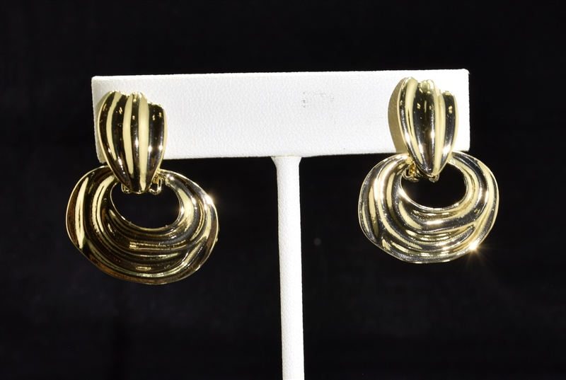 YE10014 CLIP-ON EARRINGS