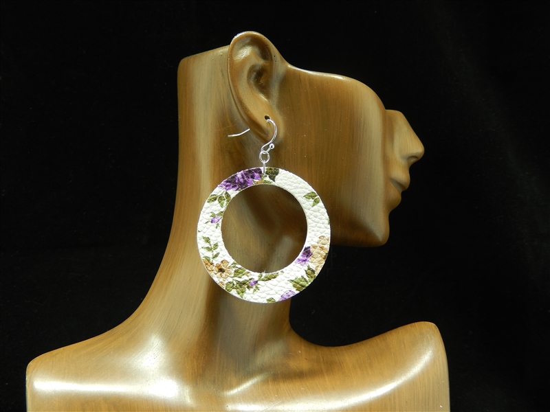 CE1731 OPEN CIRCLE FLORAL LEATHER EARRING
