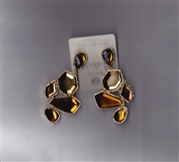 A cluster of amber stones, earring set.