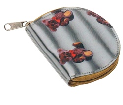 Lenticular coin purse with teddy bears on a black and white striped background, depth