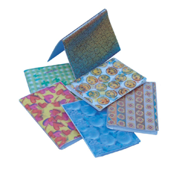 Lenticular credit card ID holder with custom design, various color changing patterns and gradients