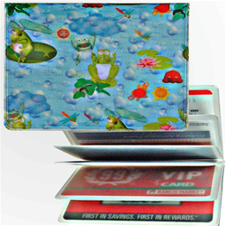 Lenticular credit card ID holder with frogs sit on lily pads and catch flies with their tongue, flip