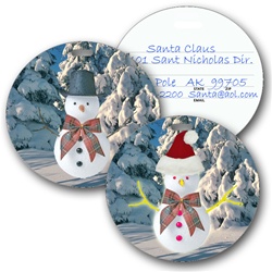 Lenticular luggage tag with circle shaped, Frosty the snowman switches from a top hat to a Santa Claus hat, flip