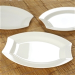 10 Pack - Ivory 10.5" Crescent Oval Shaped Disposable Plate - Chambury Plastics
