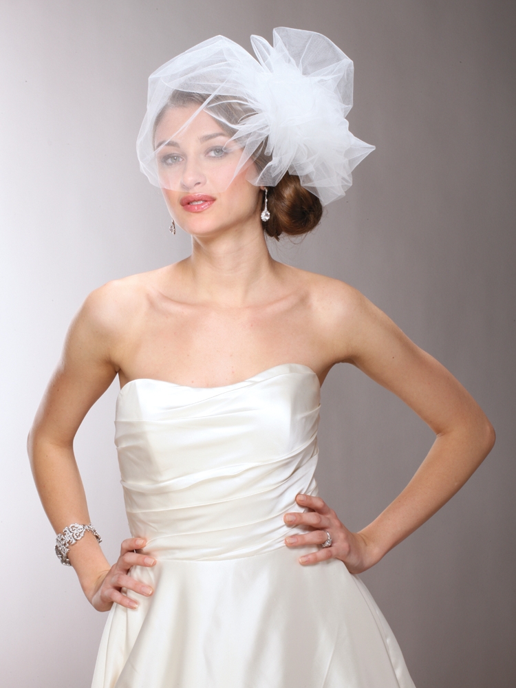 Designer Bouffant Style  Chic Side Veil<br>3905V-W