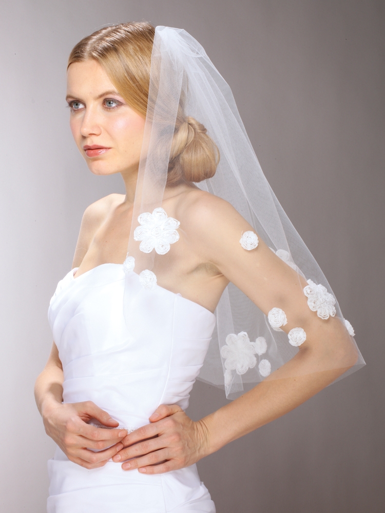 Chic 60's Mod Wedding Veil with Cut Trim Daisies - 36" Fingertip<br>3926V-W-36