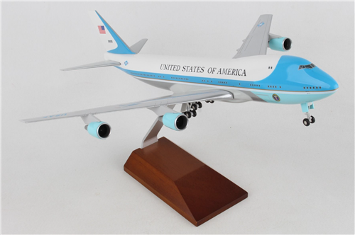 SKYMARKS AIR FORCE ONE VC25 1/200 W/GEAR & WOOD STAND