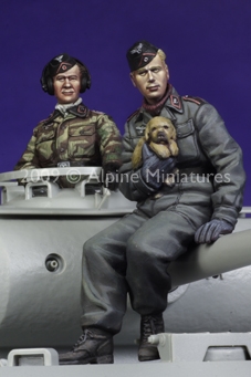 Alpine 35089 - German Panzer Crew Set (2 figures & Puppy)