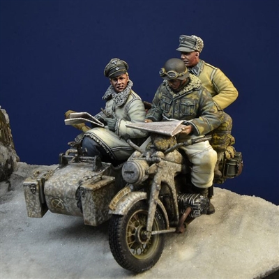 D-Day 35187 - Waffen SS Motorcycle Crew, Hungary, Winter 1945