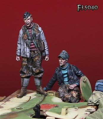 Darius Miniatures F35040 - German WSS Crew (2 figures)