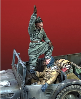 Darius Miniatures F35066 - German SS Officer & Driver