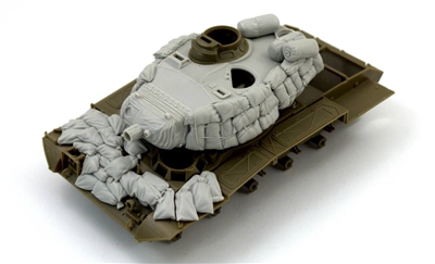 Panzer Art RE35-480 - M-41 "Walker Bulldog" with Sandbags Armor