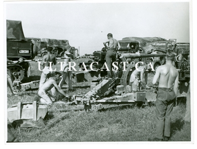 German 10 cm Gun with Crew Cleaning the Barrel, Original WW2 Photo