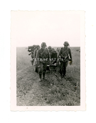 German Soldiers Pulling 3.7 cm PaK 36, Russia 1942, Original WW2 Photo