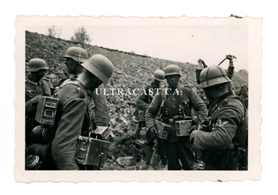 German Soldiers with special harness to carry multiple MG-34 ammo cans, Original WW2 Photo