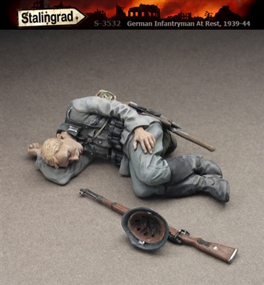 Stalingrad 3532 - German Infantryman at Rest, 1939-44