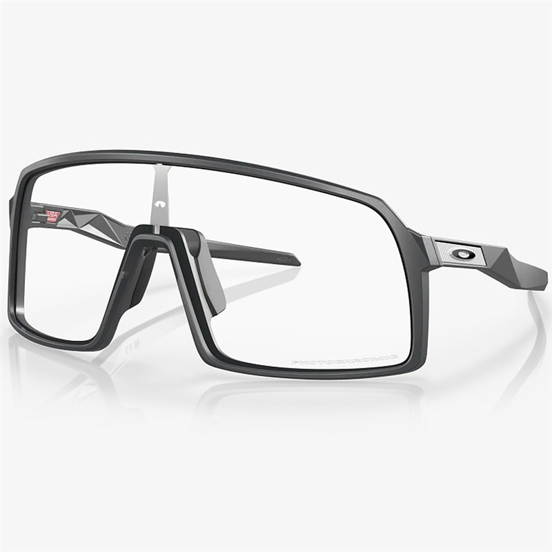 Oakley Sutro Matte Carbon w/Clear Photochromic Lens