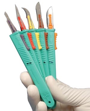 Myco Medical 6008TR-11, MYCO DISPOSABLE SAFETY SCALPELS TECHNO-CUT PLUS Retractable Safety Scalpel & #11 Blade, 10/bx, BX