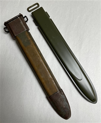 US M7 SCABBARD E-US BROKEN WITH SPARE PLASTIC SHEAT.